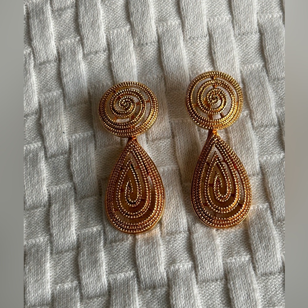 Avon Gold-Tone Wear as a Stud or Drop Woven Elegance  Teardrop Earrings (4)